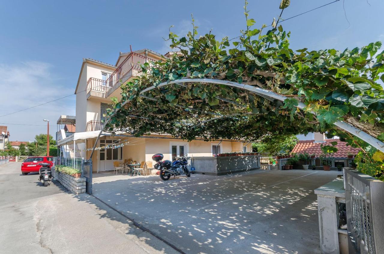 Apartments Mira I Vodice Exterior foto