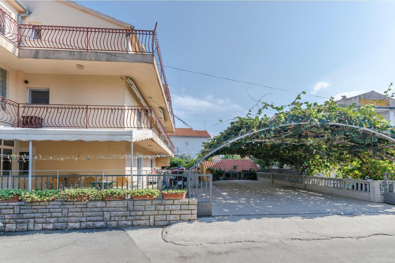 Apartments Mira I Vodice Exterior foto